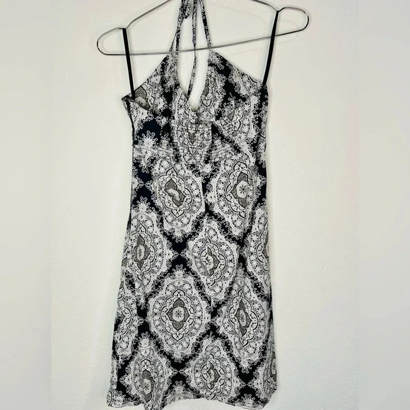 H&M Elegant Halter Neck Knee Length Dress Timeless Blue and White Baroque Print - Picture 2 of 16